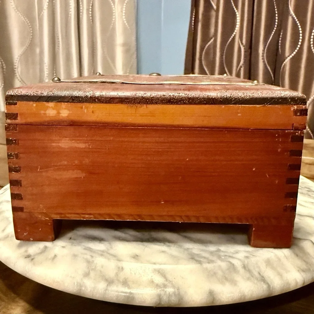 VTG Mirror Wooden Jewelry Trinket Box Cedar Wood Chest Mortise & Tenon Footed